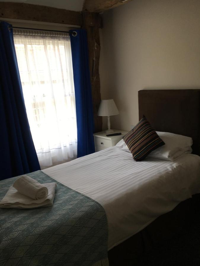 The Chequers Bed & Breakfast Royston  Ngoại thất bức ảnh
