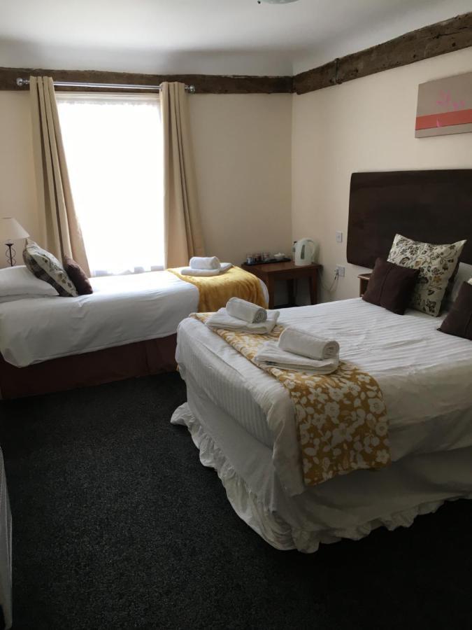 The Chequers Bed & Breakfast Royston  Ngoại thất bức ảnh