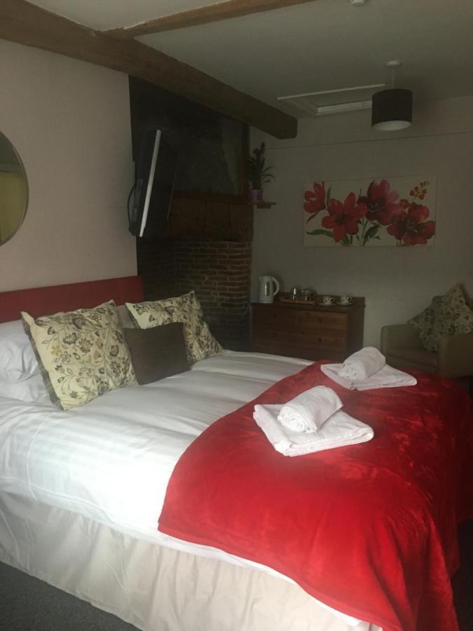 The Chequers Bed & Breakfast Royston  Ngoại thất bức ảnh
