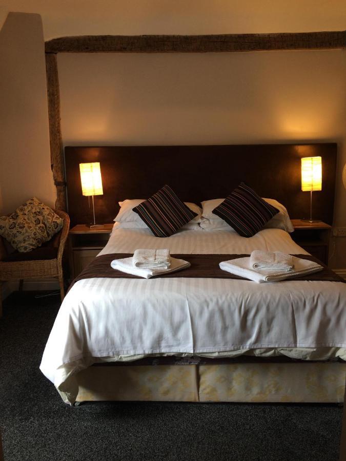 The Chequers Bed & Breakfast Royston  Ngoại thất bức ảnh